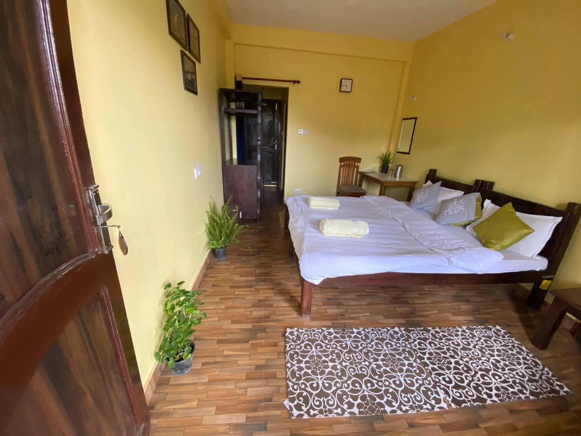 Incredible Birding Camp Apartment Bhimtal Bagian luar foto