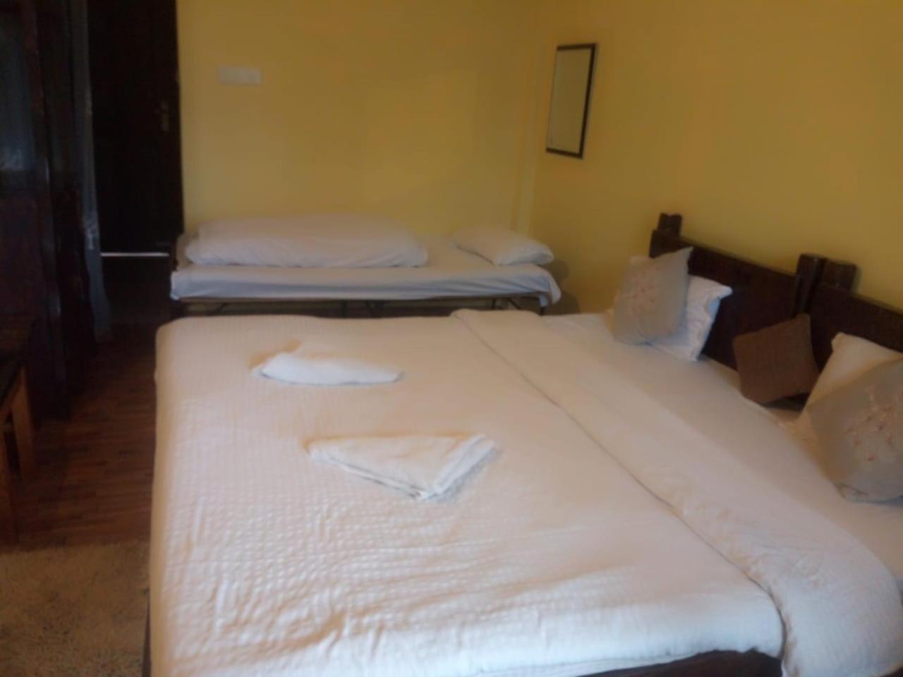 Incredible Birding Camp Apartment Bhimtal Bagian luar foto